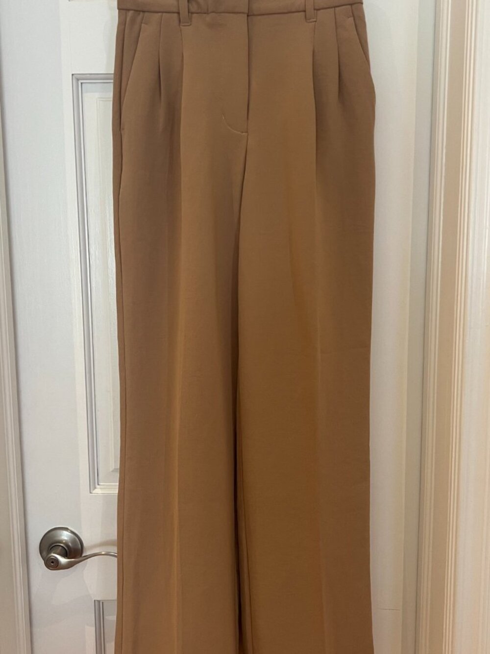 Aritzia Effortless Crepette Pant in Tan // Desert Sand, Size 00